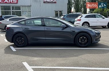 Седан Tesla Model 3 2021 в Киеве