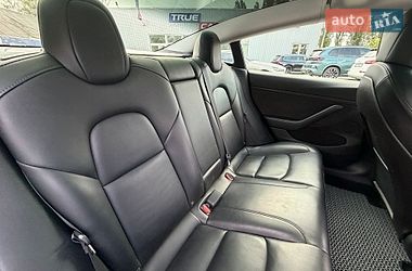 Седан Tesla Model 3 2021 в Киеве
