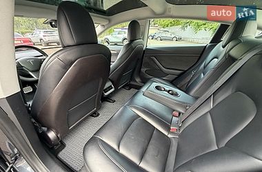 Седан Tesla Model 3 2021 в Киеве