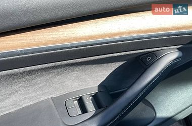 Седан Tesla Model 3 2021 в Києві