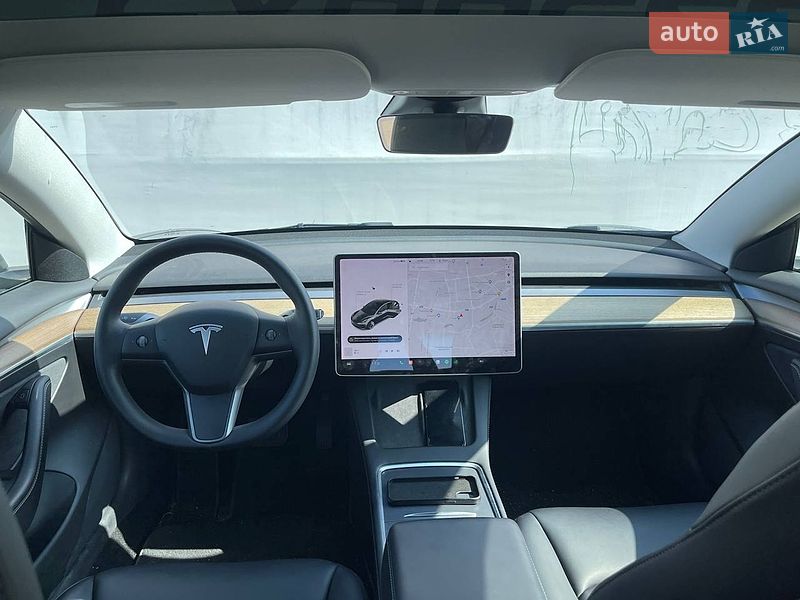 Седан Tesla Model 3 2021 в Києві