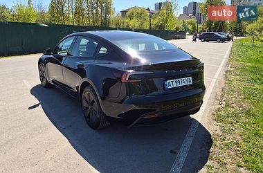 Седан Tesla Model 3 2024 в Ивано-Франковске