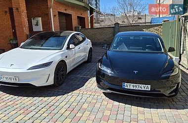 Седан Tesla Model 3 2024 в Ивано-Франковске