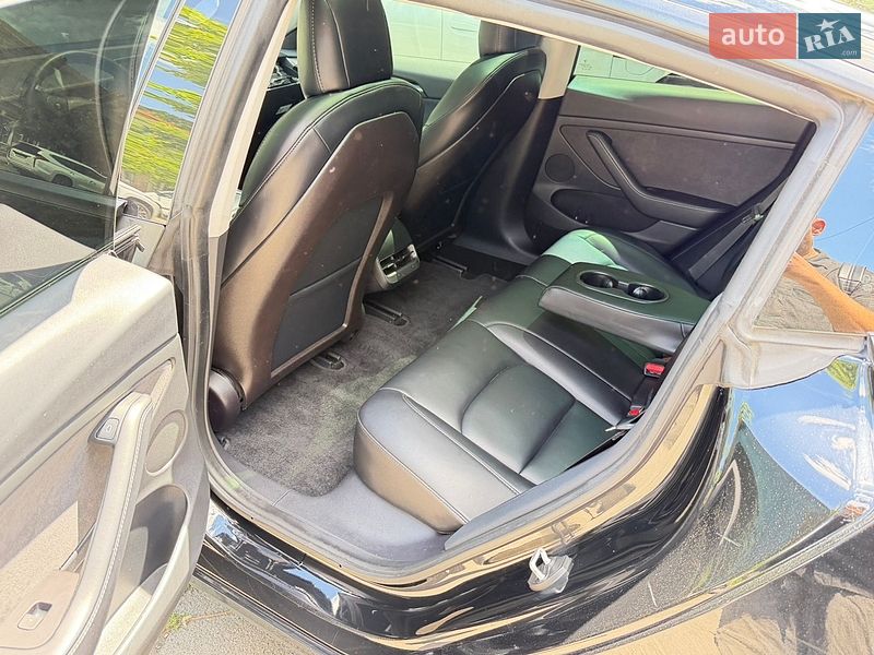 Седан Tesla Model 3 2021 в Одесі
