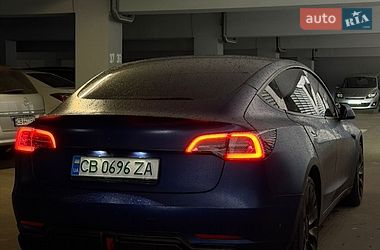 Седан Tesla Model 3 2022 в Чернигове
