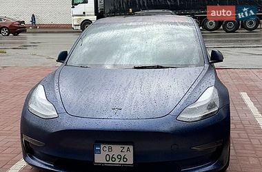 Седан Tesla Model 3 2022 в Чернигове