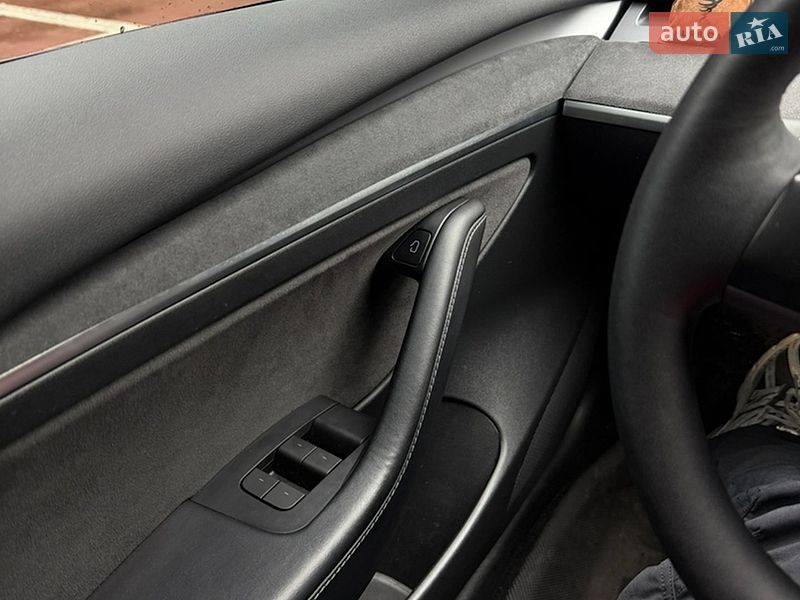 Седан Tesla Model 3 2022 в Києві фото 38 Седан Tesla Model 3 2022 в Києві