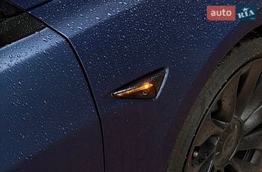 Седан Tesla Model 3 2022 в Чернигове