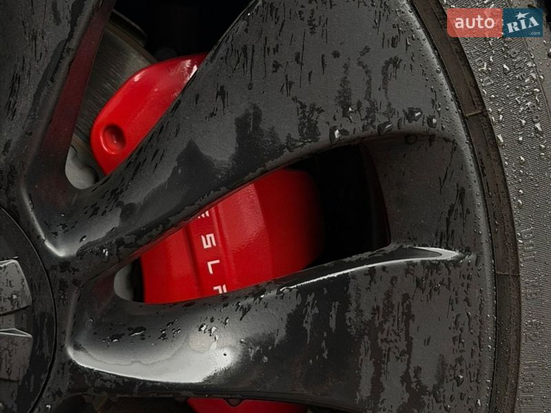 Седан Tesla Model 3 2022 в Чернигове