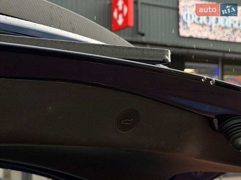 Седан Tesla Model 3 2022 в Чернигове