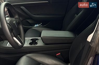 Седан Tesla Model 3 2022 в Чернигове