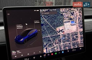 Седан Tesla Model 3 2022 в Чернигове