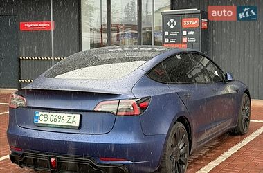 Седан Tesla Model 3 2022 в Чернигове