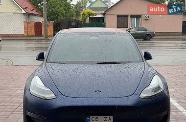 Седан Tesla Model 3 2022 в Чернигове