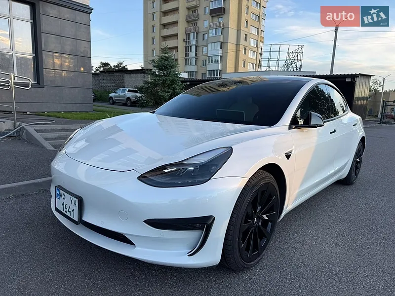 Tesla Model 3 2022