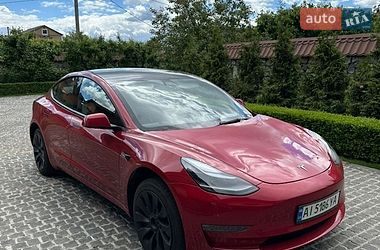 Седан Tesla Model 3 2022 в Киеве