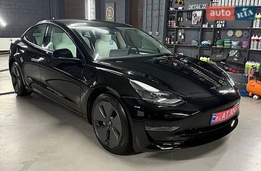 Седан Tesla Model 3 2023 в Києві
