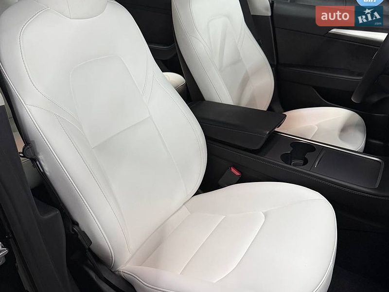 Седан Tesla Model 3 2023 в Києві