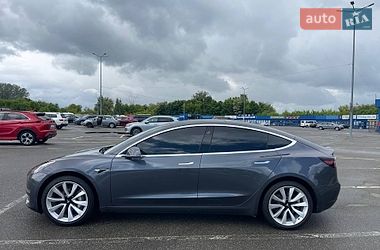Седан Tesla Model 3 2019 в Киеве