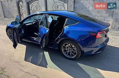 Седан Tesla Model 3 2021 в Одесі