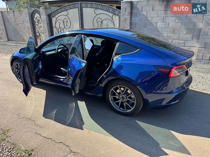 Седан Tesla Model 3 2021 в Одесі