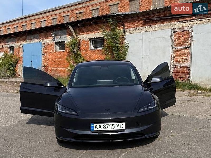 Седан Tesla Model 3 2025 в Харкові