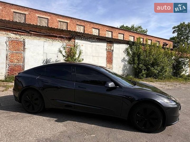 Седан Tesla Model 3 2025 в Харкові