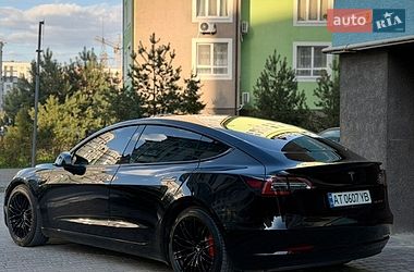 Седан Tesla Model 3 2021 в Івано-Франківську