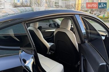 Седан Tesla Model 3 2021 в Івано-Франківську