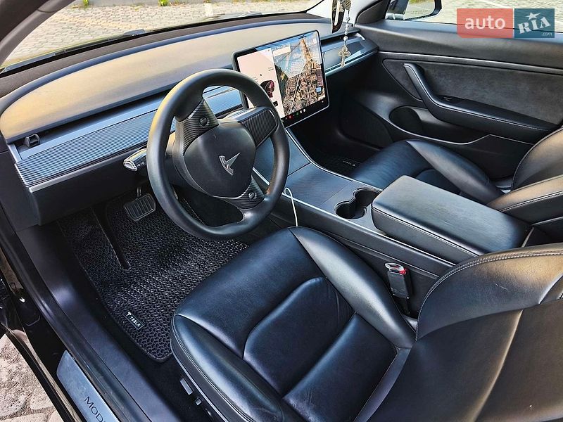 Седан Tesla Model 3 2020 в Ивано-Франковске
