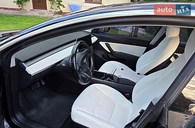 Седан Tesla Model 3 2019 в Тернополі