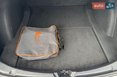 Седан Tesla Model 3 2023 в Долині