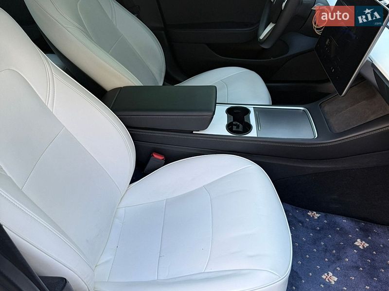 Седан Tesla Model 3 2022 в Львові