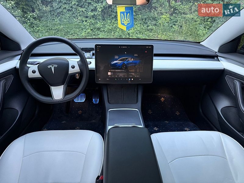 Седан Tesla Model 3 2022 в Львові