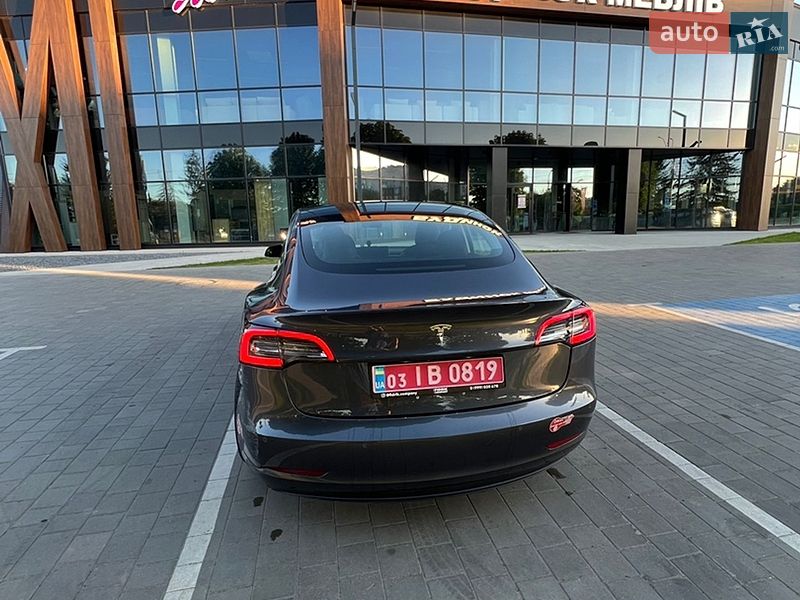 Седан Tesla Model 3 2018 в Луцьку