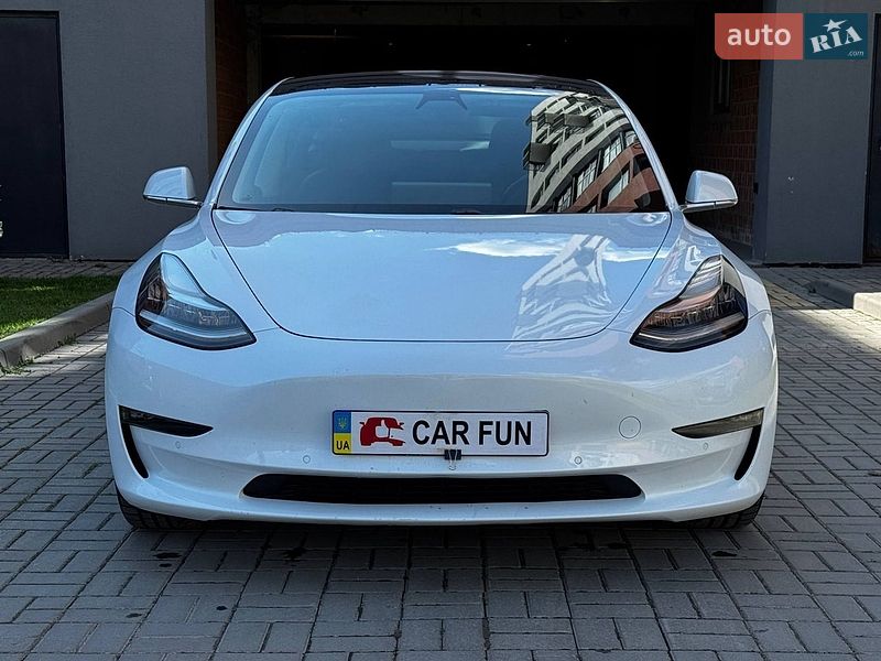 Седан Tesla Model 3 2018 в Львове фото 16 Седан Tesla Model 3 2018 в Львове