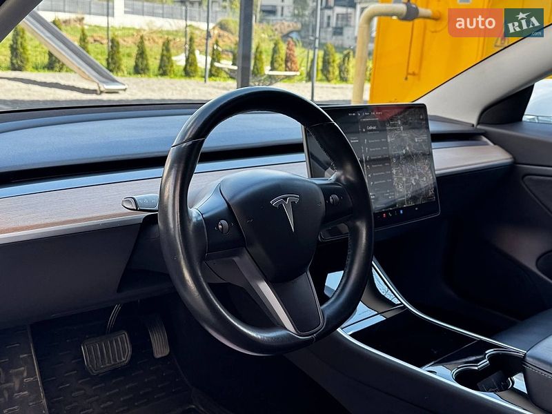 Седан Tesla Model 3 2018 в Львове фото 18 Седан Tesla Model 3 2018 в Львове