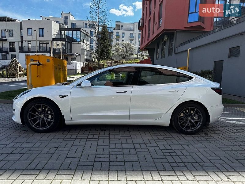 Седан Tesla Model 3 2018 в Львове фото 12 Седан Tesla Model 3 2018 в Львове