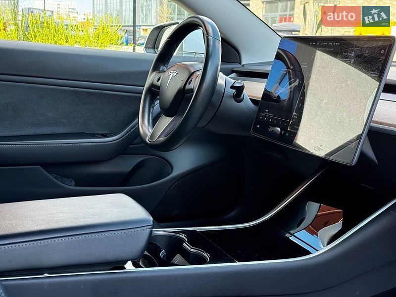 Седан Tesla Model 3 2018 в Львове фото 19 Седан Tesla Model 3 2018 в Львове