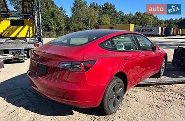 Седан Tesla Model 3 2023 в Черновцах