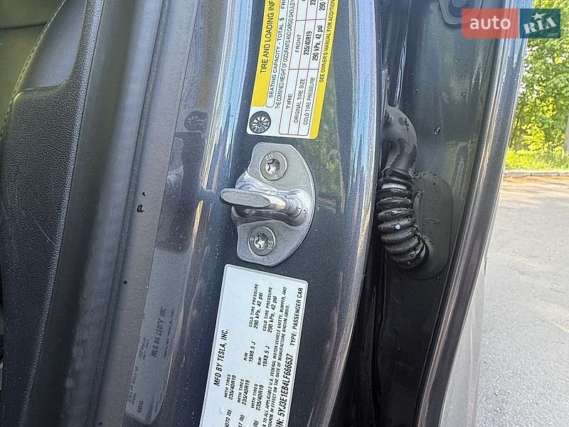 Седан Tesla Model 3 2020 в Києві