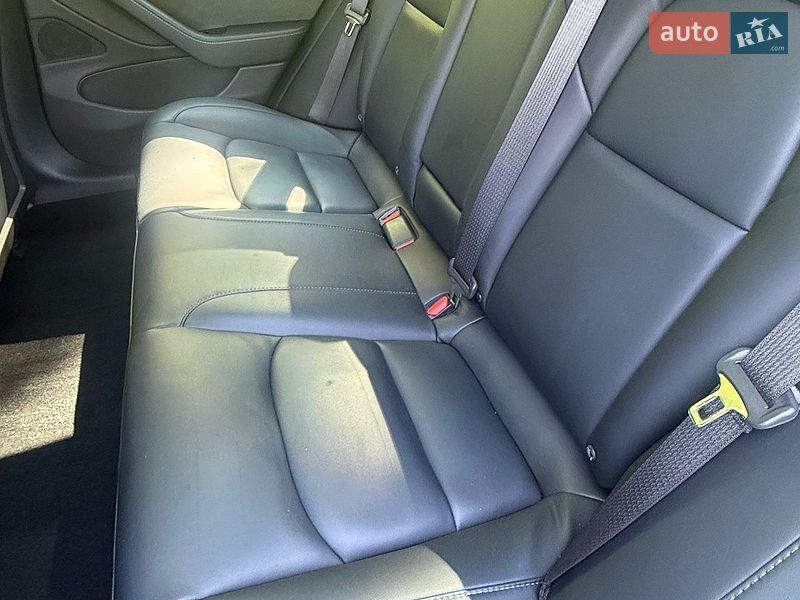 Седан Tesla Model 3 2020 в Києві