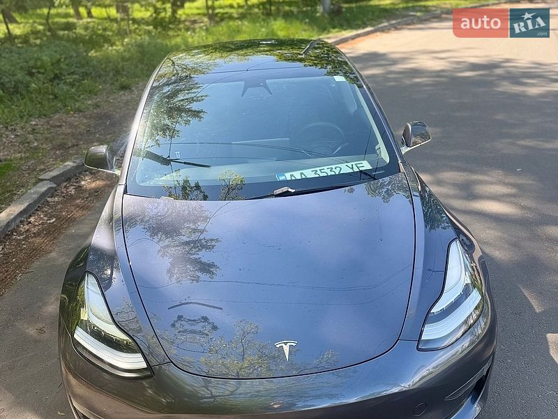 Седан Tesla Model 3 2020 в Києві