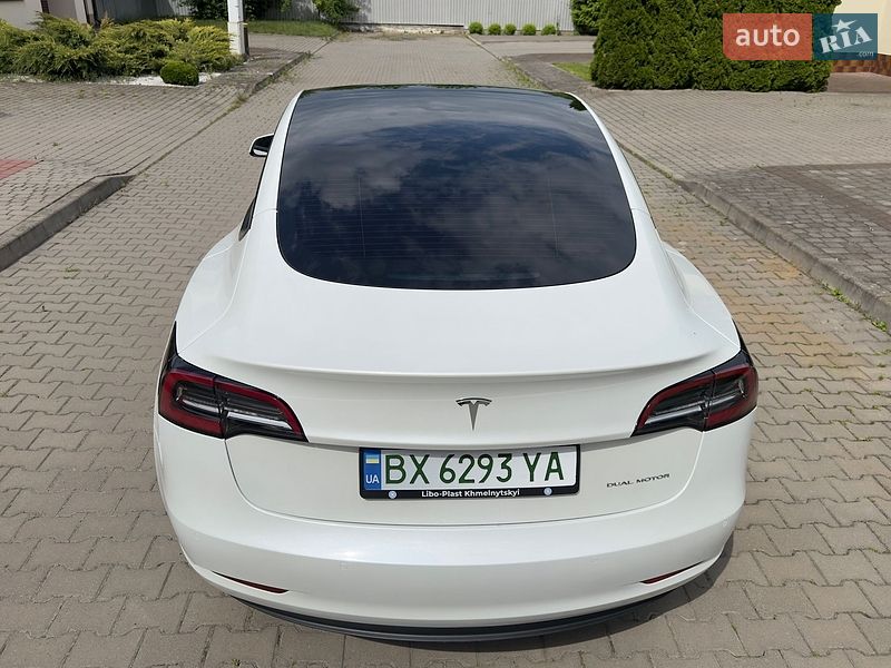 Седан Tesla Model 3 2021 в Хмельницькому