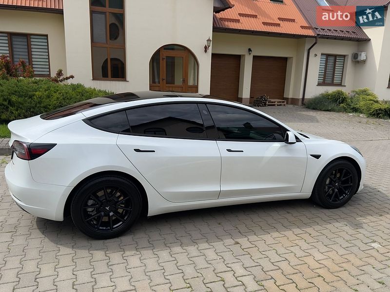 Седан Tesla Model 3 2021 в Хмельницькому