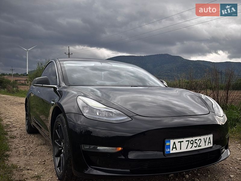 Седан Tesla Model 3 2018 в Долине