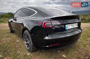 Седан Tesla Model 3 2018 в Долине