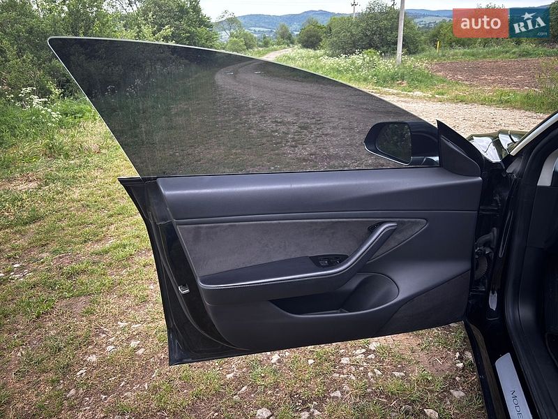 Седан Tesla Model 3 2018 в Долине