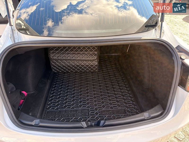 Седан Tesla Model 3 2019 в Харькове