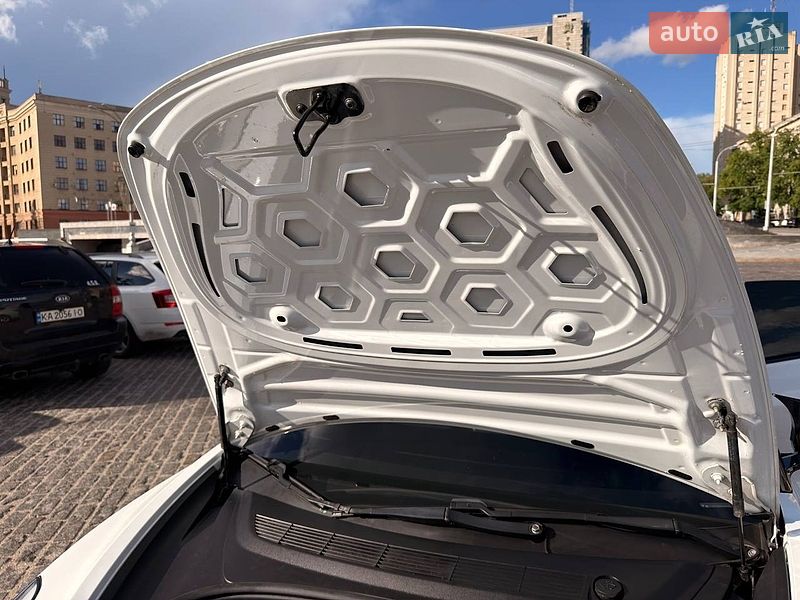 Седан Tesla Model 3 2019 в Харькове